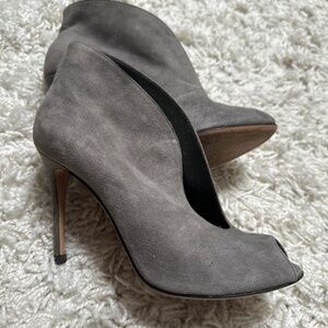 Gianvito Rossi peep toe booties 37